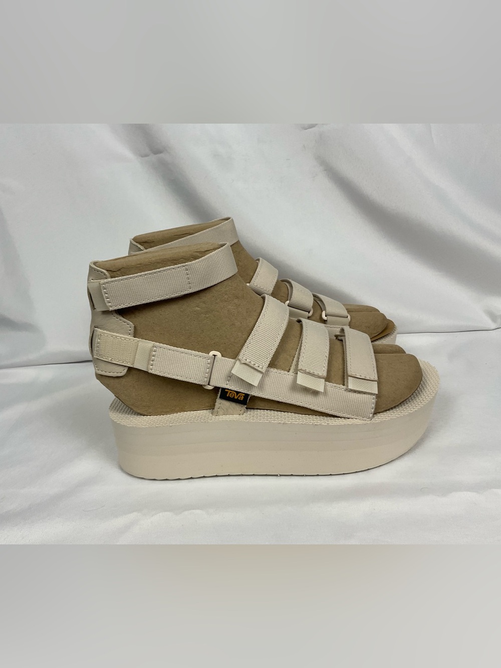 Teva Flatform Mevia Gladiator Sandals Birch Cream Beige Platform Size 9 New